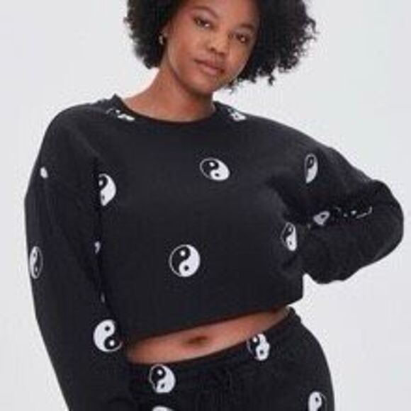 Forever 21 Tops - Forever 21 (0X/12/L) Black Yin-Yang Cropped Crewneck Sweatshirt Crop Top